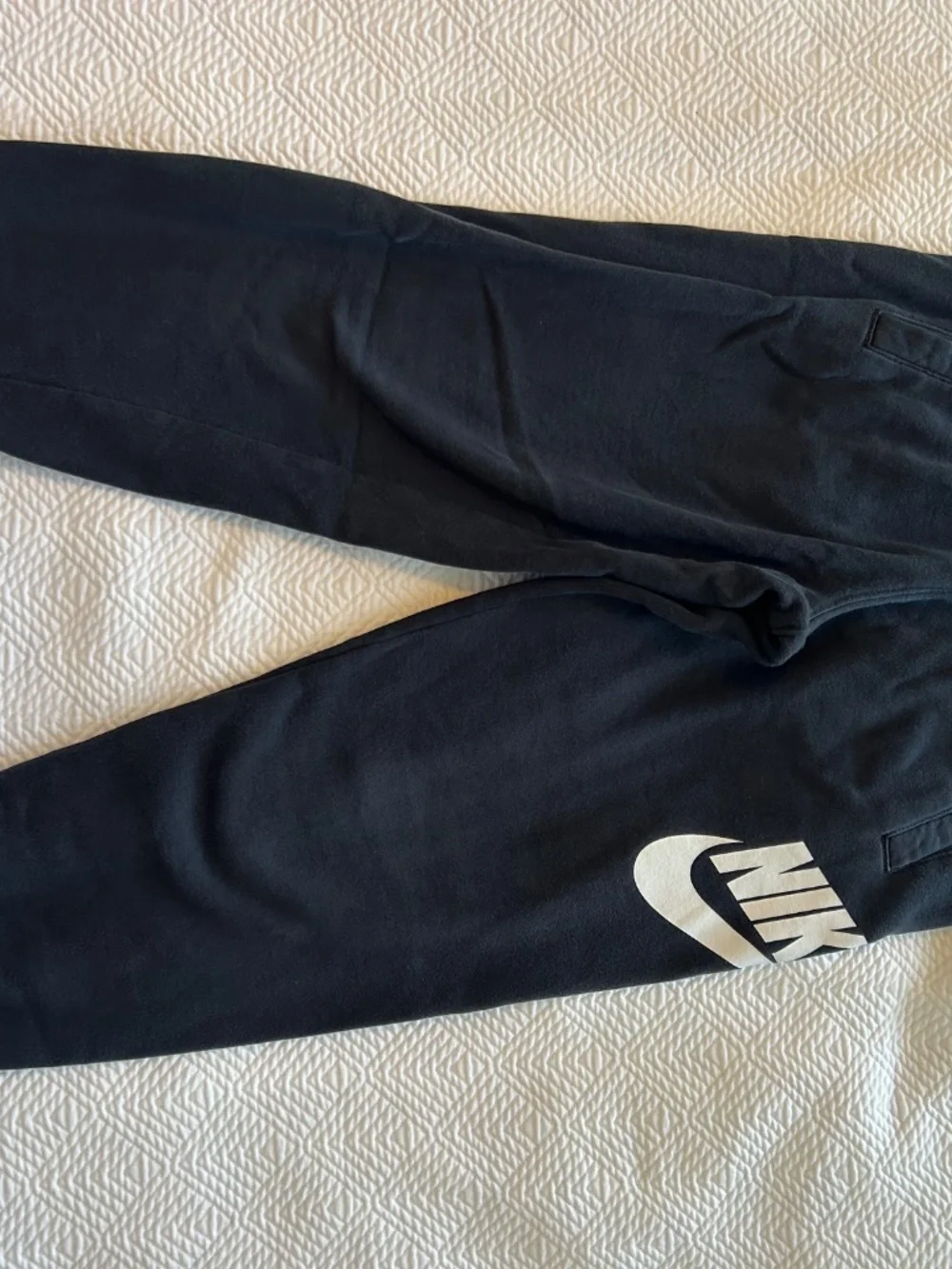 4 pairs Nike sweatpants size medium